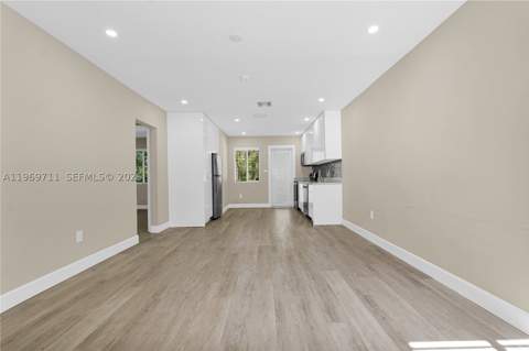 11919 NE 8th av, Biscayne Park FL - photo 17 of 53