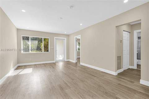 11919 NE 8th av, Biscayne Park FL - photo 20 of 53