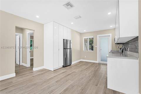 11919 NE 8th av, Biscayne Park FL - photo 7 of 53