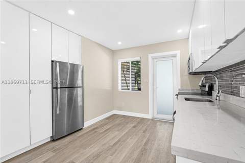 11919 NE 8th av, Biscayne Park FL - photo 8 of 53