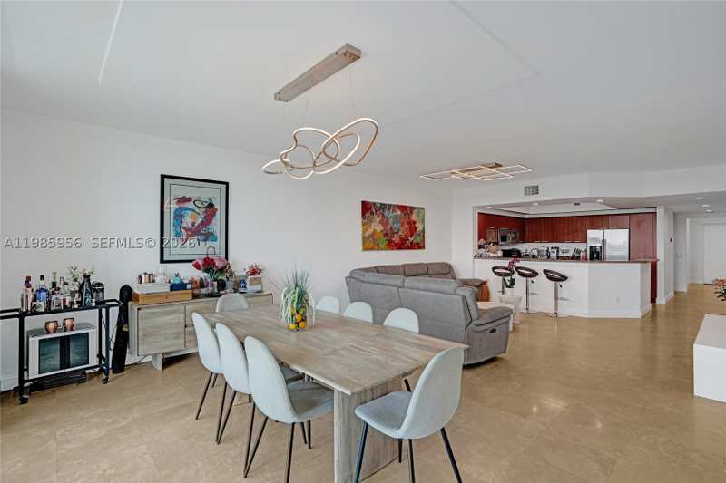 2 bedroom Condominium at 14951 Royal Oaks Ln 803, The Oaks I Condo, North Miami — photo 1