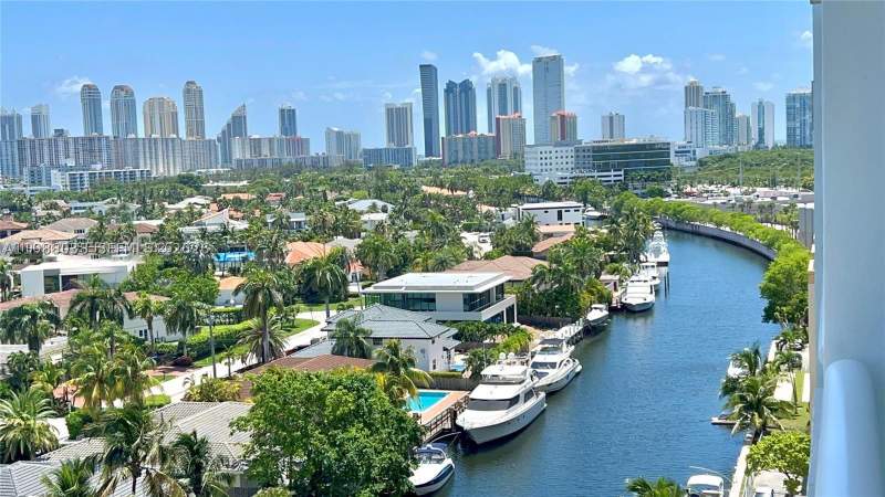 1 bedroom Condominium at 2841 NE 163rd St 1007, Stratford House Condo, North Miami Beach — photo 4
