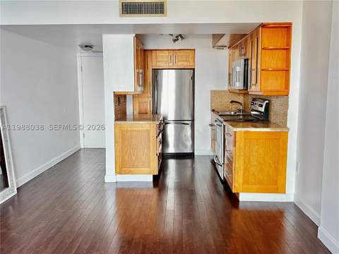 2841 NE 163rd St 1007, North Miami Beach FL - photo 7 of 30