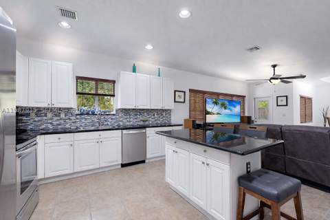 16479 SW 50th Ter, Miami FL - photo 19 of 54