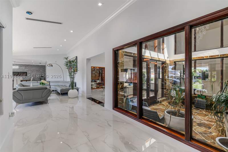 5 bedroom SingleFamilyResidence at 13801 SW 34th St, J G Heads Farms, Miami — photo 5