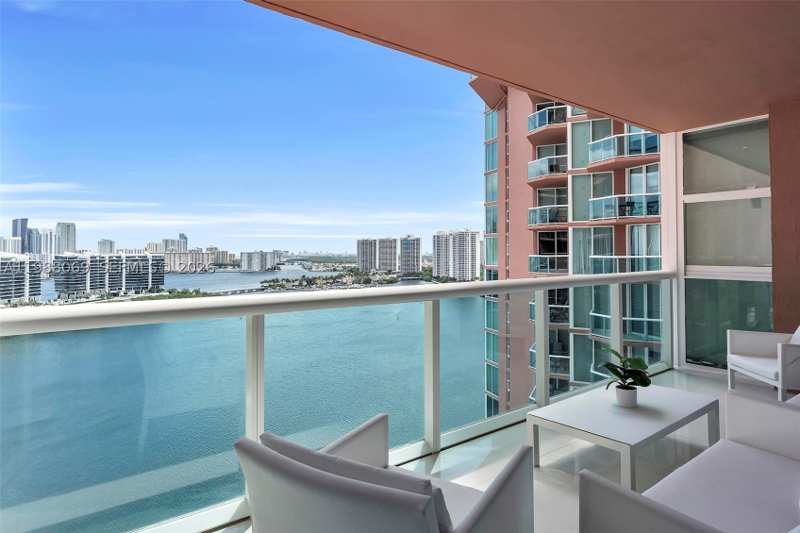 3 bedroom Condominium at 3370 Hidden Bay Dr 2210, 100 Hidden Bay Condo, Aventura — photo 1