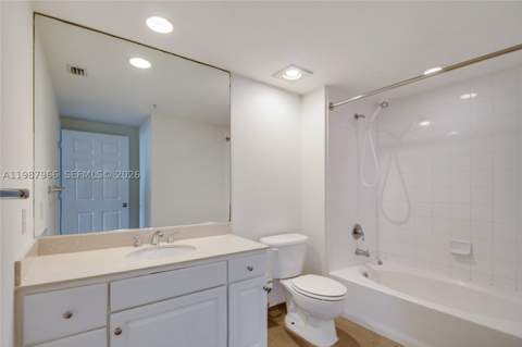 2000 N Bayshore Dr 506, Miami FL - photo 10 of 14
