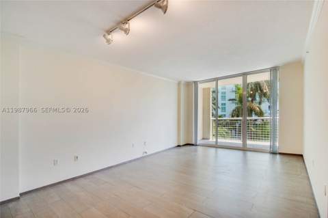 2000 N Bayshore Dr 506, Miami FL - photo 7 of 14