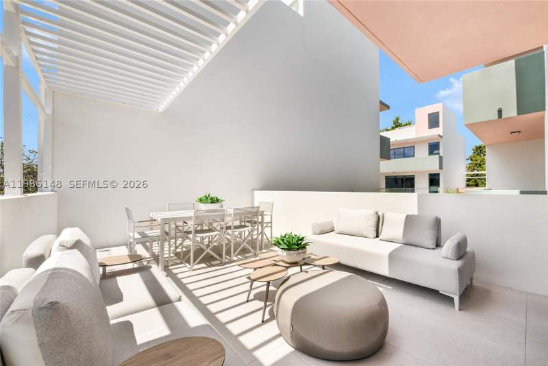 3 bedroom Townhouse at 721 SW 11th Street A, Brickell Eight, Miami — photo 3