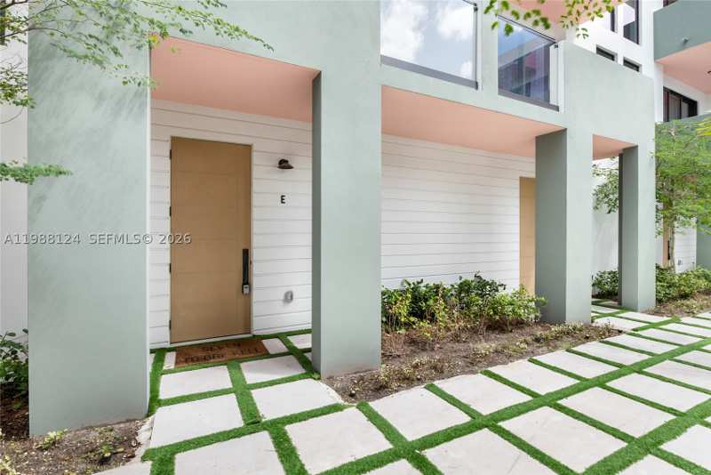 3 bedroom Townhouse at 721 SW 11th Street E, Brickell Eight, Miami — photo 1