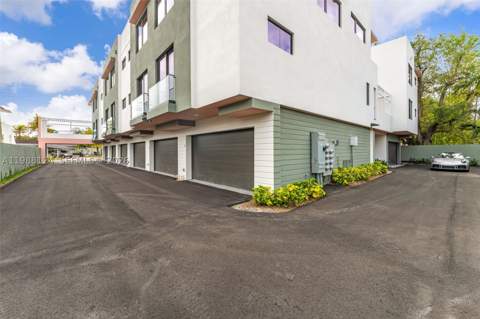 721 SW 11th Street E, Miami FL - photo 24 of 26