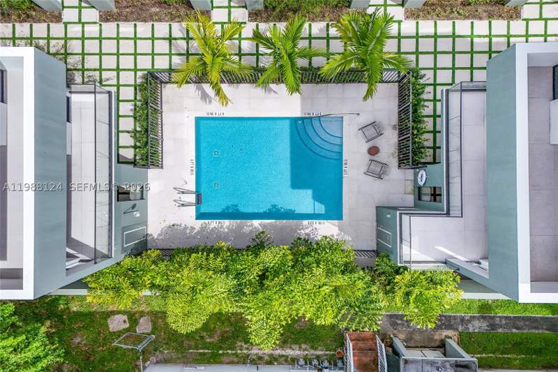 3 bedroom Townhouse at 721 SW 11th Street E, Brickell Eight, Miami — photo 3