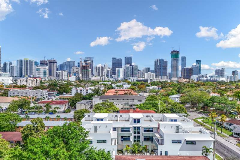 3 bedroom Townhouse at 721 SW 11th Street E, Brickell Eight, Miami — photo 4
