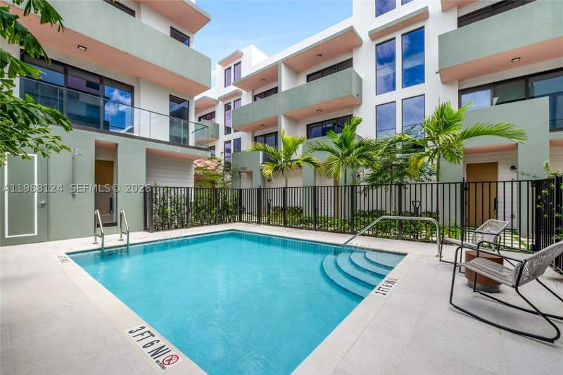 3 bedroom Townhouse at 721 SW 11th Street E, Brickell Eight, Miami — photo 5