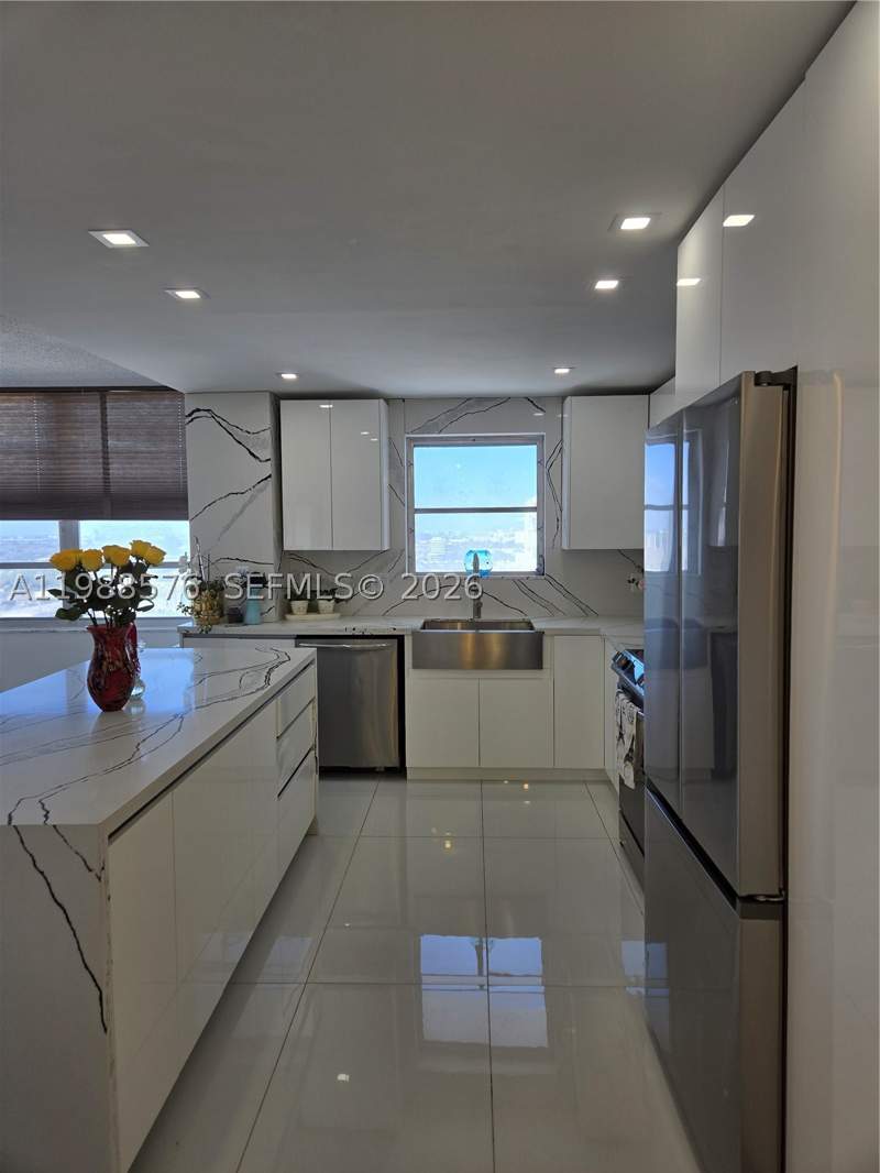 2 bedroom Condominium at 2750 NE 183rd St 2205 T, Commodore Plaza Condo, Aventura — photo 4