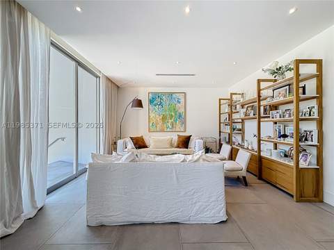 561 Warren Ln, Key Biscayne FL - photo 12 of 30