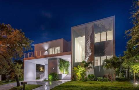 561 Warren Ln, Key Biscayne FL - photo 16 of 30