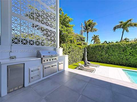 561 Warren Ln, Key Biscayne FL - photo 19 of 30