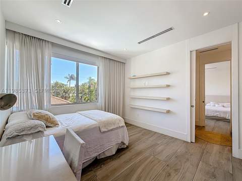 561 Warren Ln, Key Biscayne FL - photo 24 of 30
