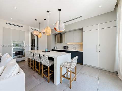 561 Warren Ln, Key Biscayne FL - photo 8 of 30