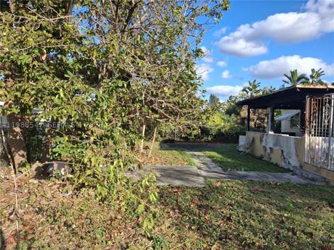 1561 NW 131st St, Miami FL - photo 7 of 44