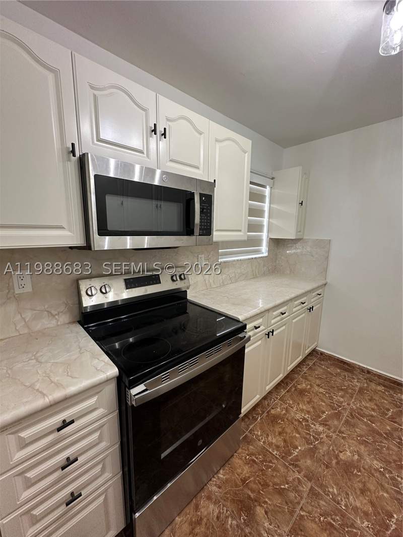 2 bedroom Condominium at 6091 W 22nd Ct 408, Baracoa Condo, Hialeah — photo 3