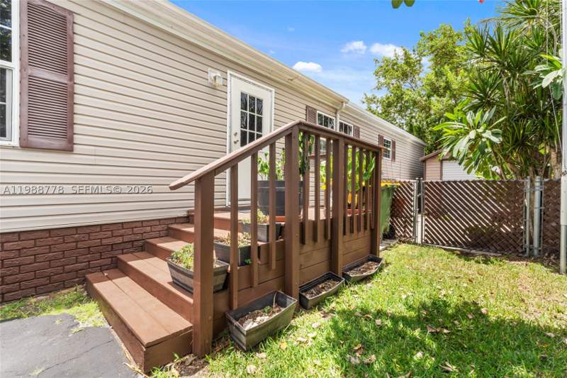 3 bedroom MobileHome at 220 NE 12th Ave #165, Cocowalk Estates, Homestead — photo 2