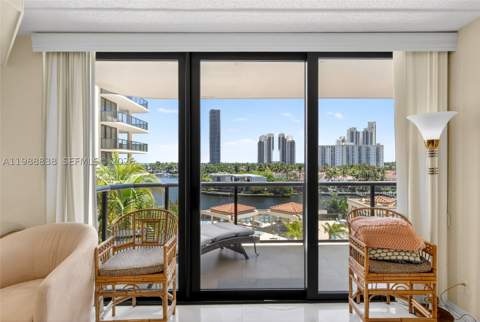 19667 Turnberry Way 6A, Aventura FL - photo 11 of 29