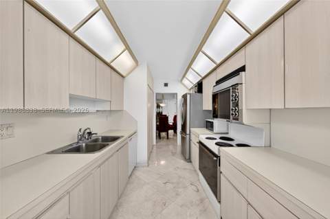 19667 Turnberry Way 6A, Aventura FL - photo 17 of 29