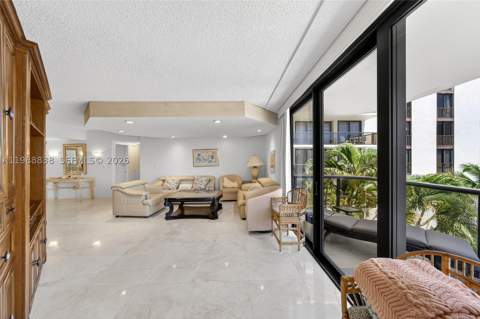 19667 Turnberry Way 6A, Aventura FL - photo 9 of 29
