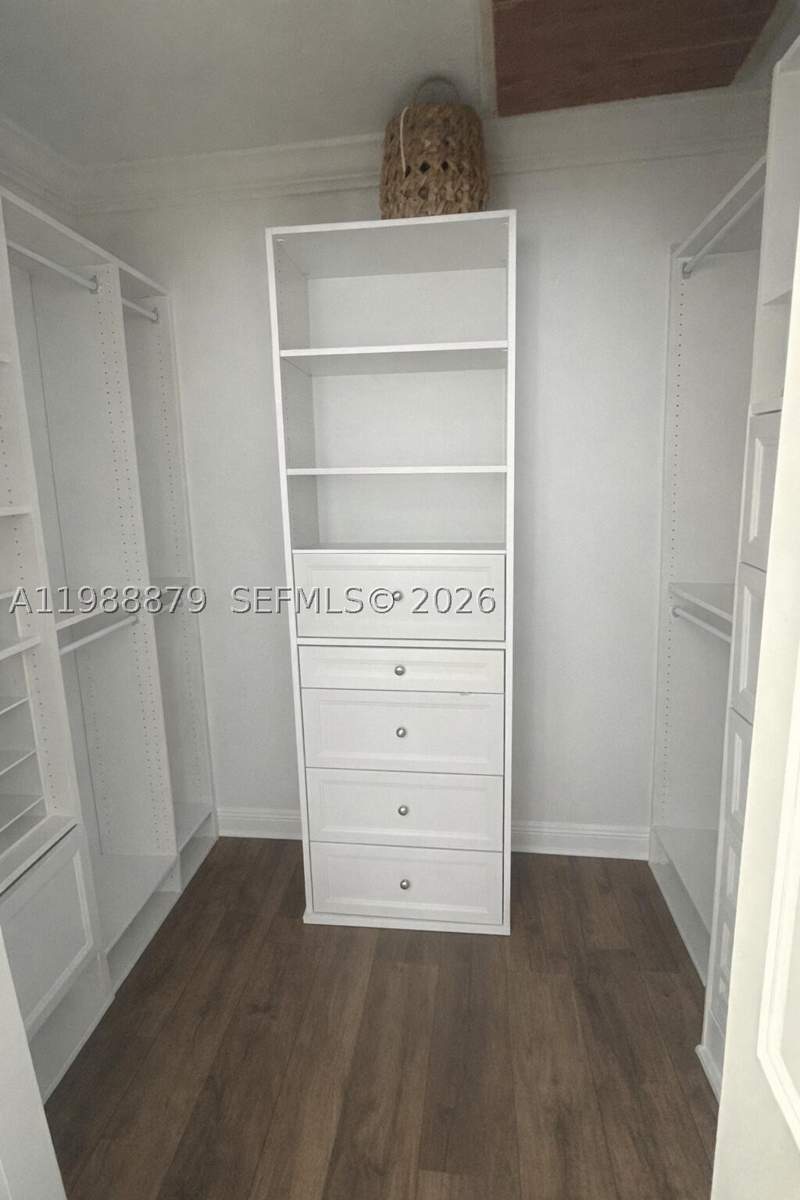 4 bedroom SingleFamilyResidence at 4767 SW 154th Ave, Lakes Of The Meadow-Meado, Miami — photo 3