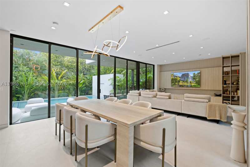5 bedroom SingleFamilyResidence at 4534 Sheridan Ave, Surprise Lake, Miami Beach — photo 1