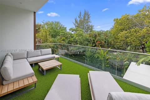 4534 Sheridan Ave, Miami Beach FL - photo 23 of 54