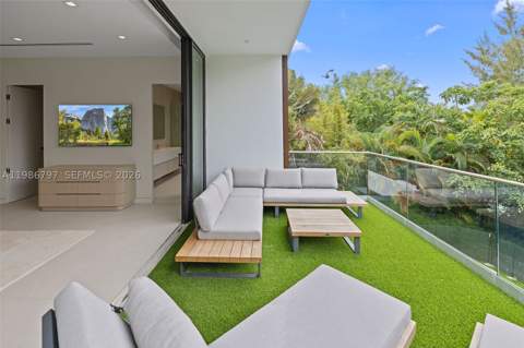4534 Sheridan Ave, Miami Beach FL - photo 24 of 54