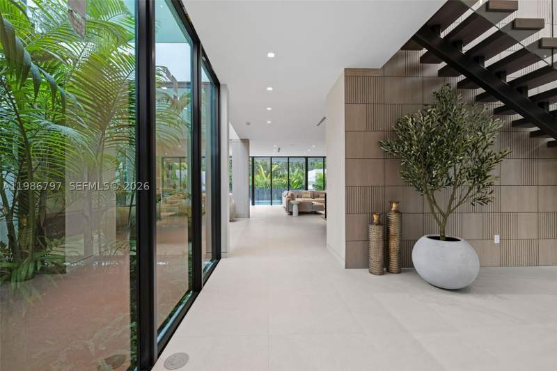 5 bedroom SingleFamilyResidence at 4534 Sheridan Ave, Surprise Lake, Miami Beach — photo 3