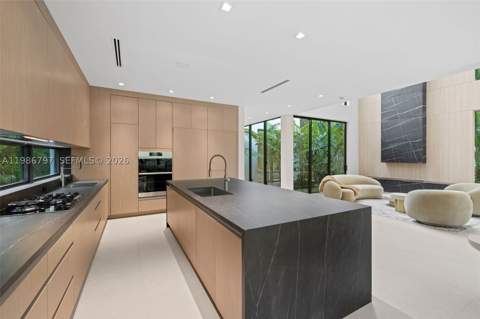 4534 Sheridan Ave, Miami Beach FL - photo 8 of 54