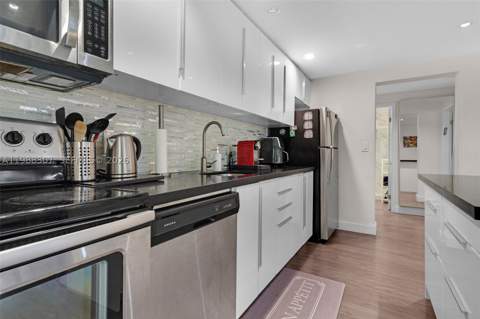 1117 Meridian Ave 5-1117, Miami Beach FL - photo 10 of 41