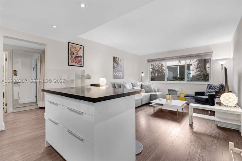 1 bedroom Condominium at 1117 Meridian Ave 5-1117, Park Square Condo, Miami Beach — photo 3