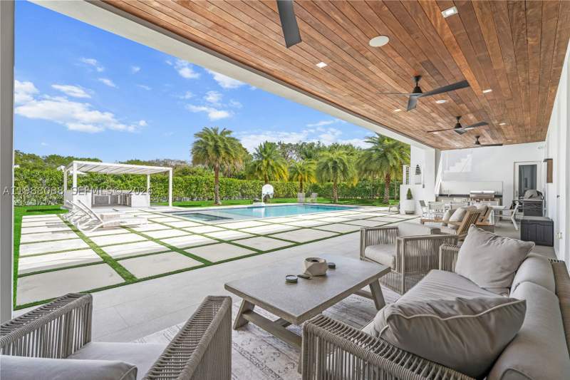 6 bedroom SingleFamilyResidence at 6285 Old Cutler Rd, Bay Ridge Ests, Pinecrest — photo 3