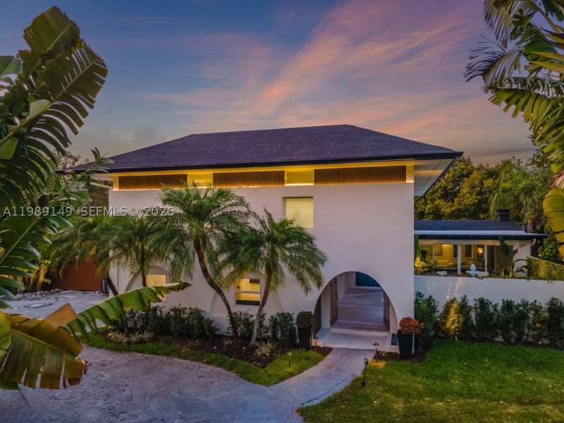 6 bedroom SingleFamilyResidence at 18490 SW 83rd Pl, Omni Estates 2nd Addn, Cutler Bay — photo 1