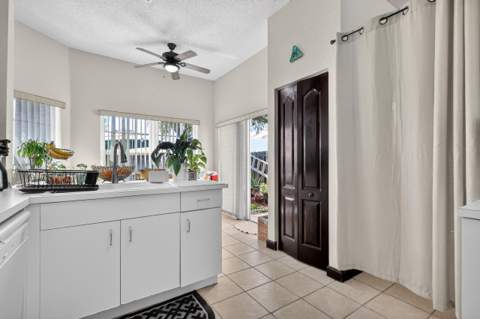 16266 SW 103rd Terrace, Miami FL - photo 9 of 32