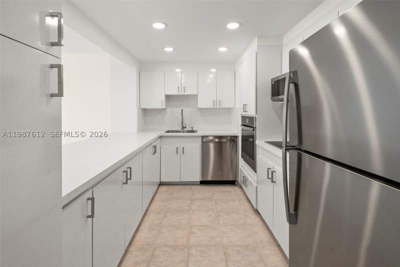 2 bedroom Condominium at 11111 Biscayne Blvd 19D, Jockey Club Condo, Miami — photo 5