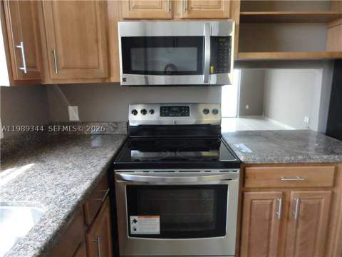 16410 Miami Dr 504, North Miami Beach FL - photo 13 of 26