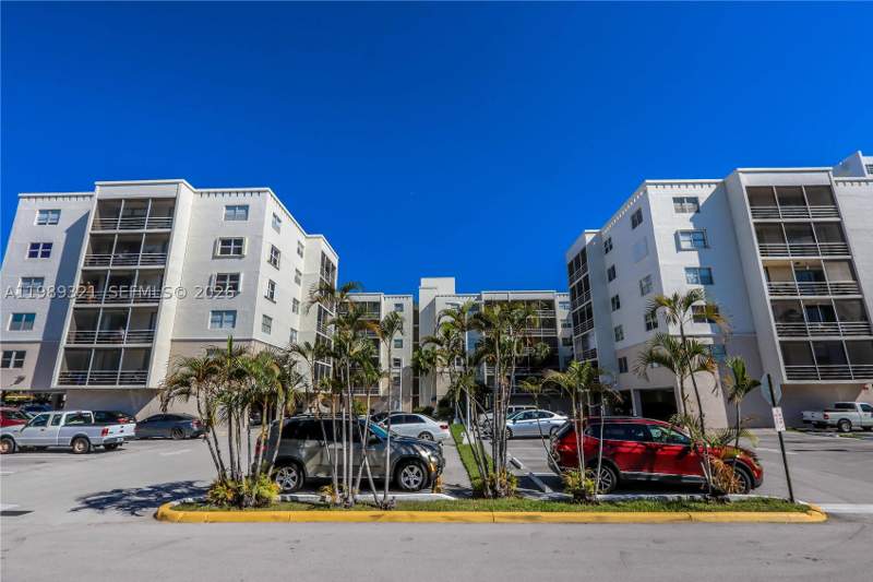 2 bedroom Condominium at 2821 N Miami Beach Blvd 2K, Carlton Bay Condo, North Miami Beach — photo 4