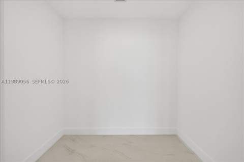 700 NE 24 2606, Miami FL - photo 19 of 73
