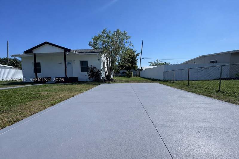 2 bedroom SingleFamilyResidence at 2450 NW 157th St Rd, Bunche Park, Miami Gardens — photo 3