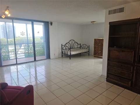 20400 W Country Club Dr 601, Aventura FL - photo 17 of 26
