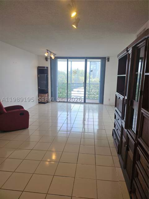 20400 W Country Club Dr 601, Aventura FL - photo 18 of 26