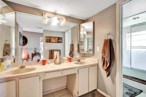 337 Ives Dairy Rd 12, Miami FL - photo 17 of 43