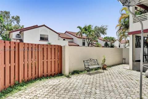 337 Ives Dairy Rd 12, Miami FL - photo 18 of 43